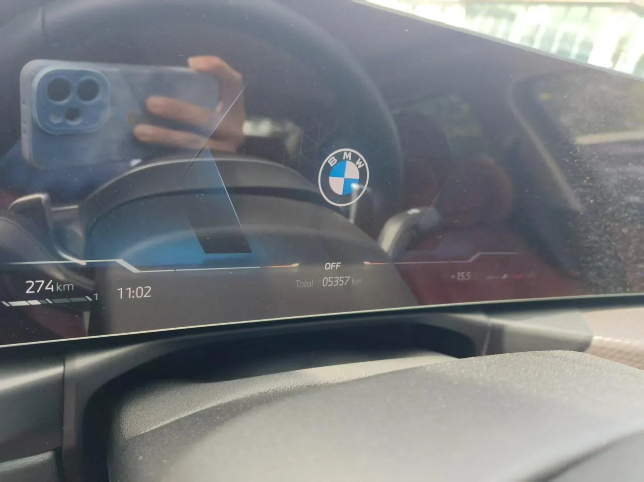 BMW 3 Series 2025 model 330i 2.0T M Sport Night Edition with automatic transmission 7