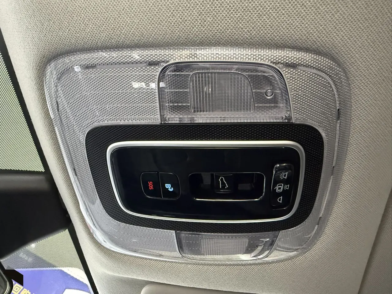 Hyundai 2023 Elantra -3-compartment 1.5 stepless LUX premium automatic gear 12