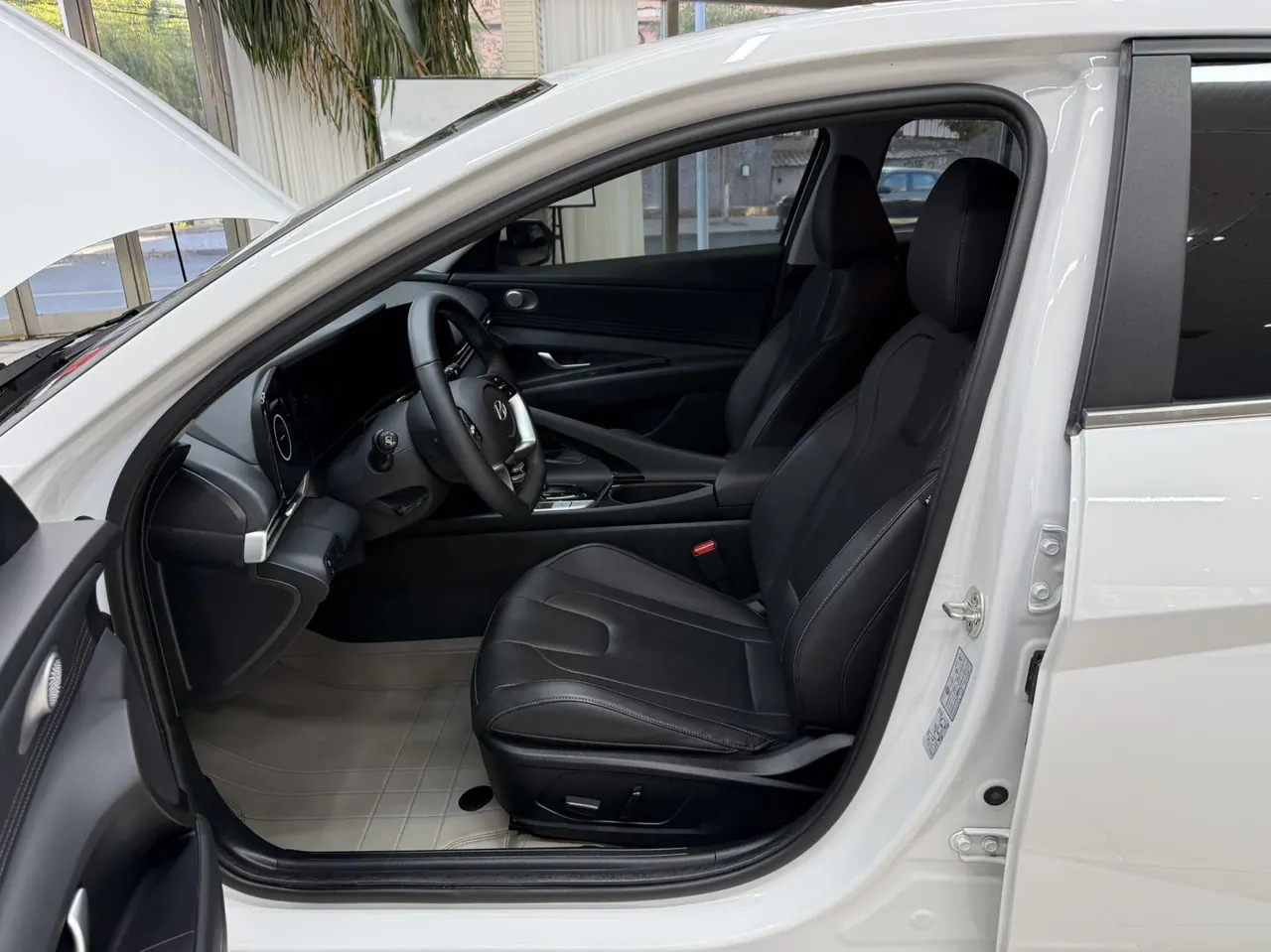 Hyundai 2023 Elantra -3-compartment 1.5 stepless LUX premium automatic gear 14