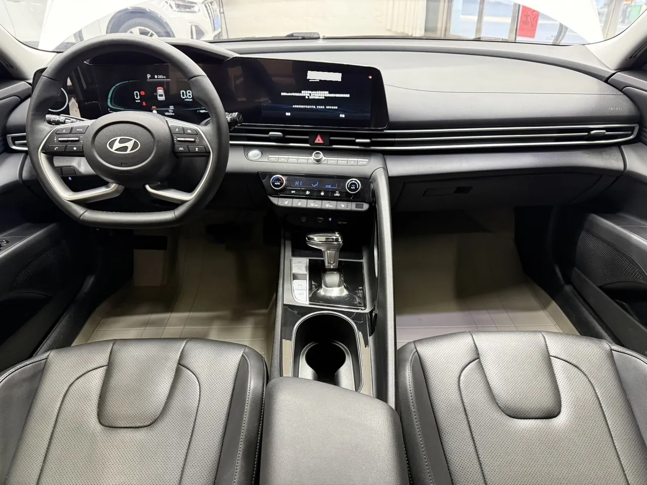 Hyundai 2023 Elantra -3-compartment 1.5 stepless LUX premium automatic gear 15