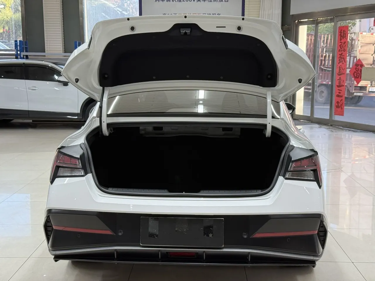 Hyundai 2023 Elantra -3-compartment 1.5 stepless LUX premium automatic gear 18