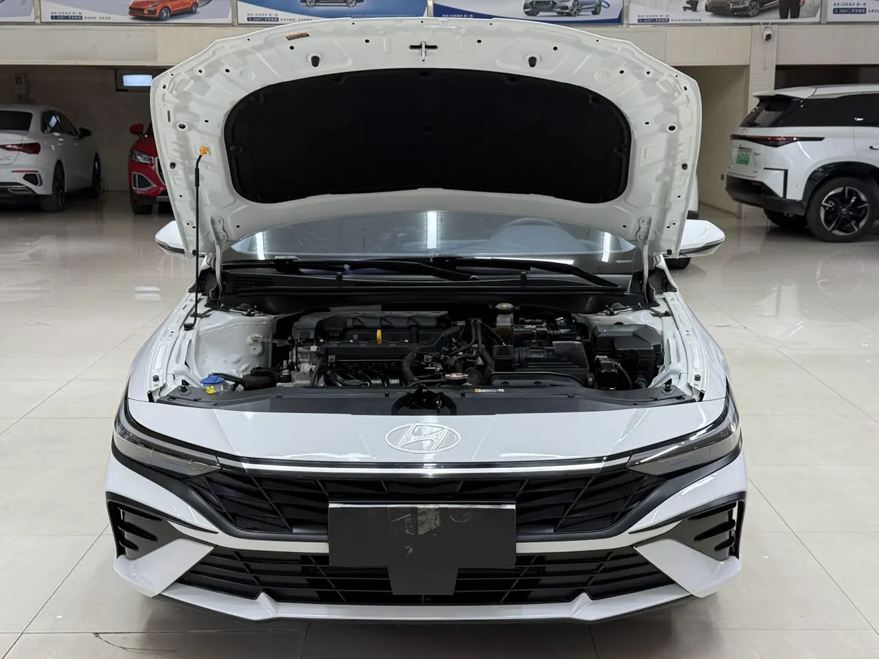 Hyundai 2023 Elantra -3-compartment 1.5 stepless LUX premium automatic gear 7