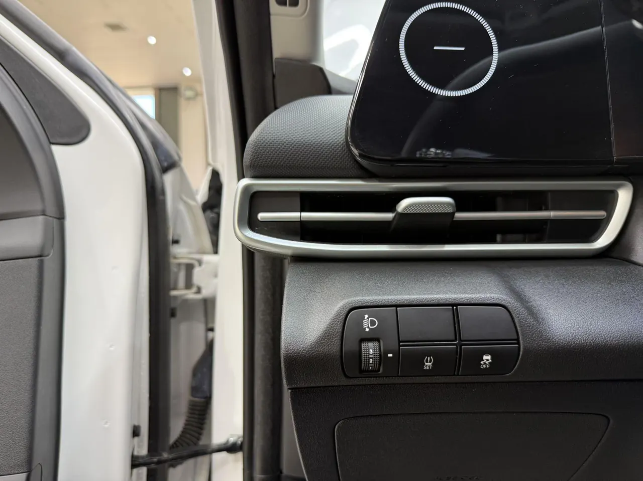 Hyundai 2023 Elantra -3-compartment 1.5 stepless LUX premium automatic gear 9