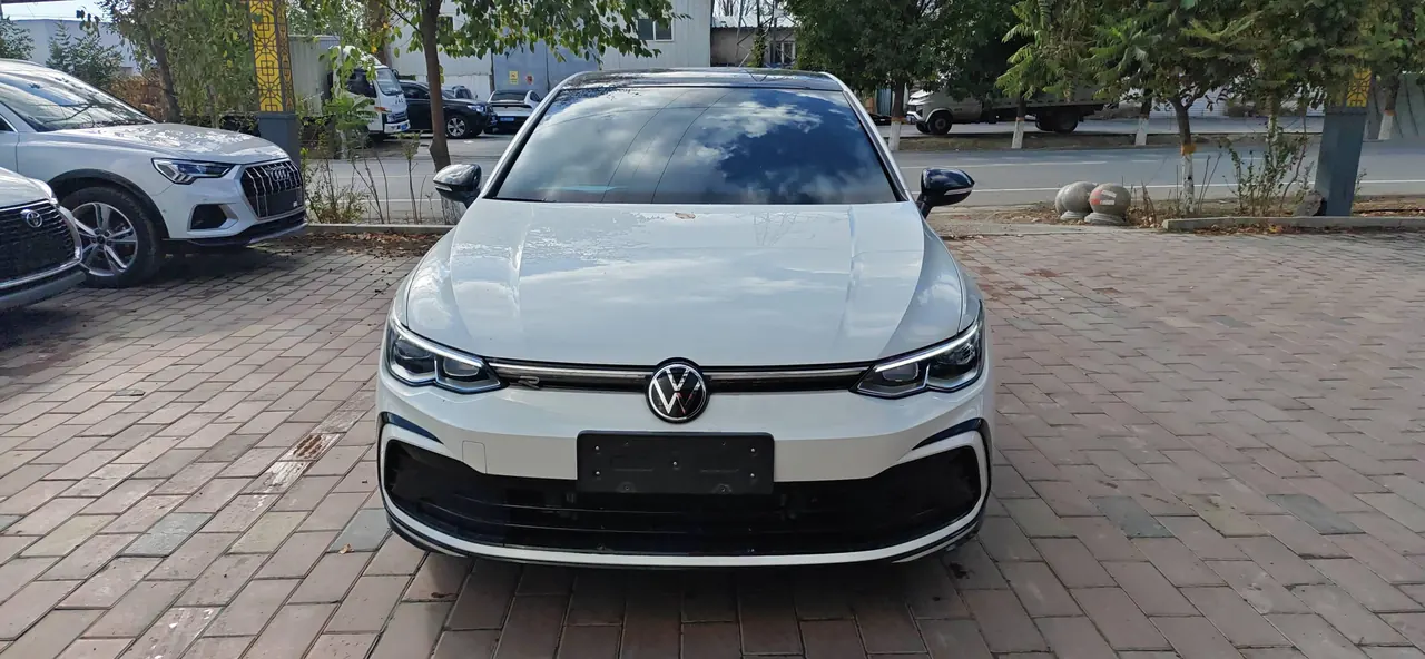 Volkswagen 2023 Golf 8 R-Line 1.4TSI 280TSI Lite Automatic 2