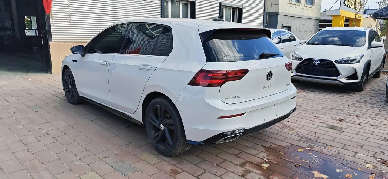 Volkswagen 2023 Golf 8 R-Line 1.4TSI 280TSI Lite Automatic 3