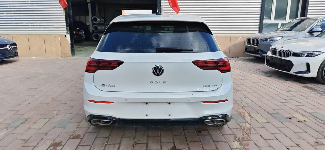 Volkswagen 2023 Golf 8 R-Line 1.4TSI 280TSI Lite Automatic 4