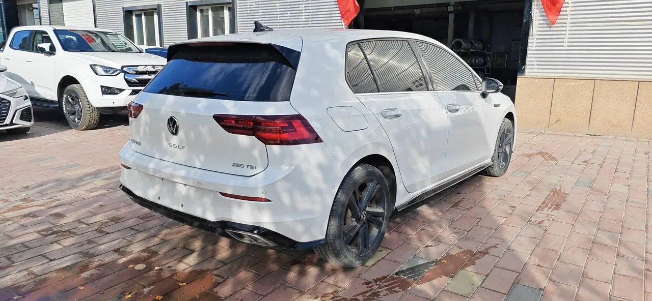 Volkswagen 2023 Golf 8 R-Line 1.4TSI 280TSI Lite Automatic 5