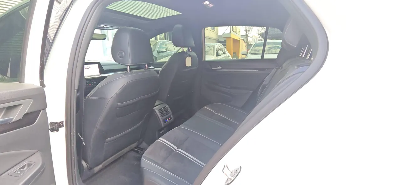 Volkswagen 2023 Golf 8 R-Line 1.4TSI 280TSI Lite Automatic 7