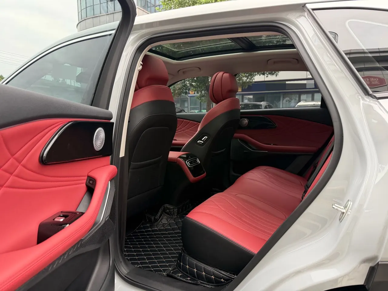 Xingtu 2023 Eta Eta Eta 2.0T 400T Four-wheel Drive Premium Edition Automatic Gear 10