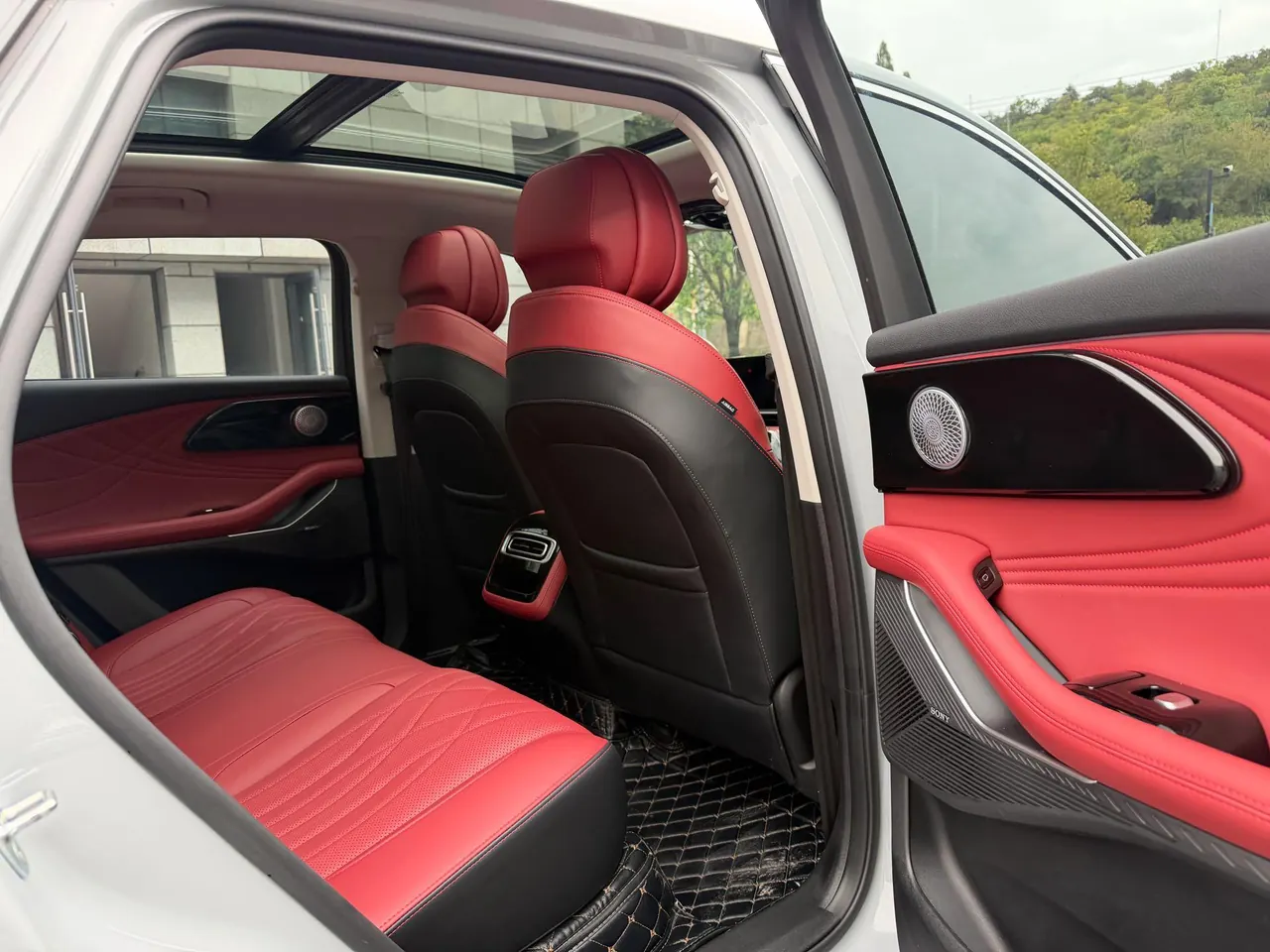 Xingtu 2023 Eta Eta Eta 2.0T 400T Four-wheel Drive Premium Edition Automatic Gear 13