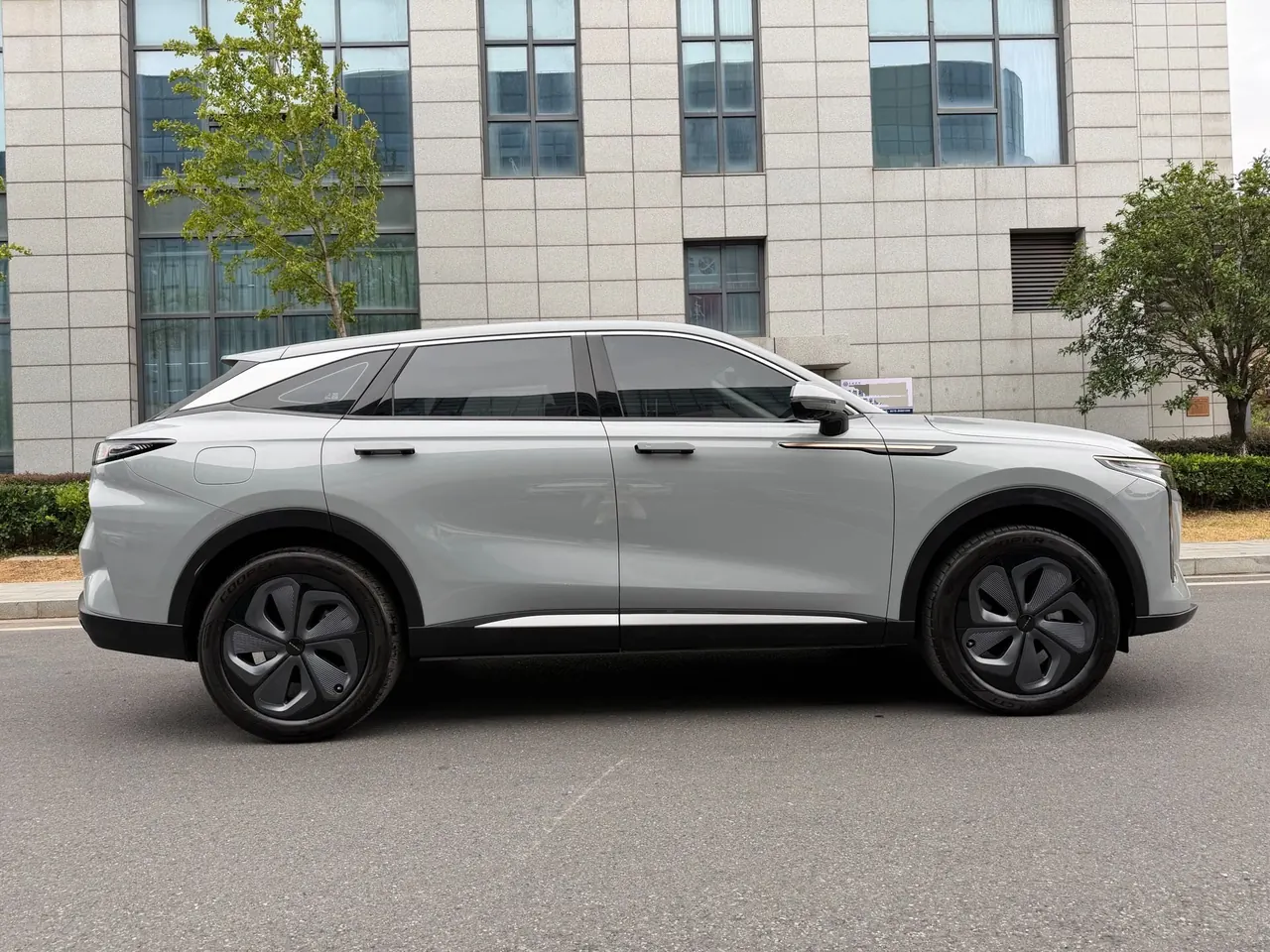 Xingtu 2023 Eta Eta Eta 2.0T 400T Four-wheel Drive Premium Edition Automatic Gear 4
