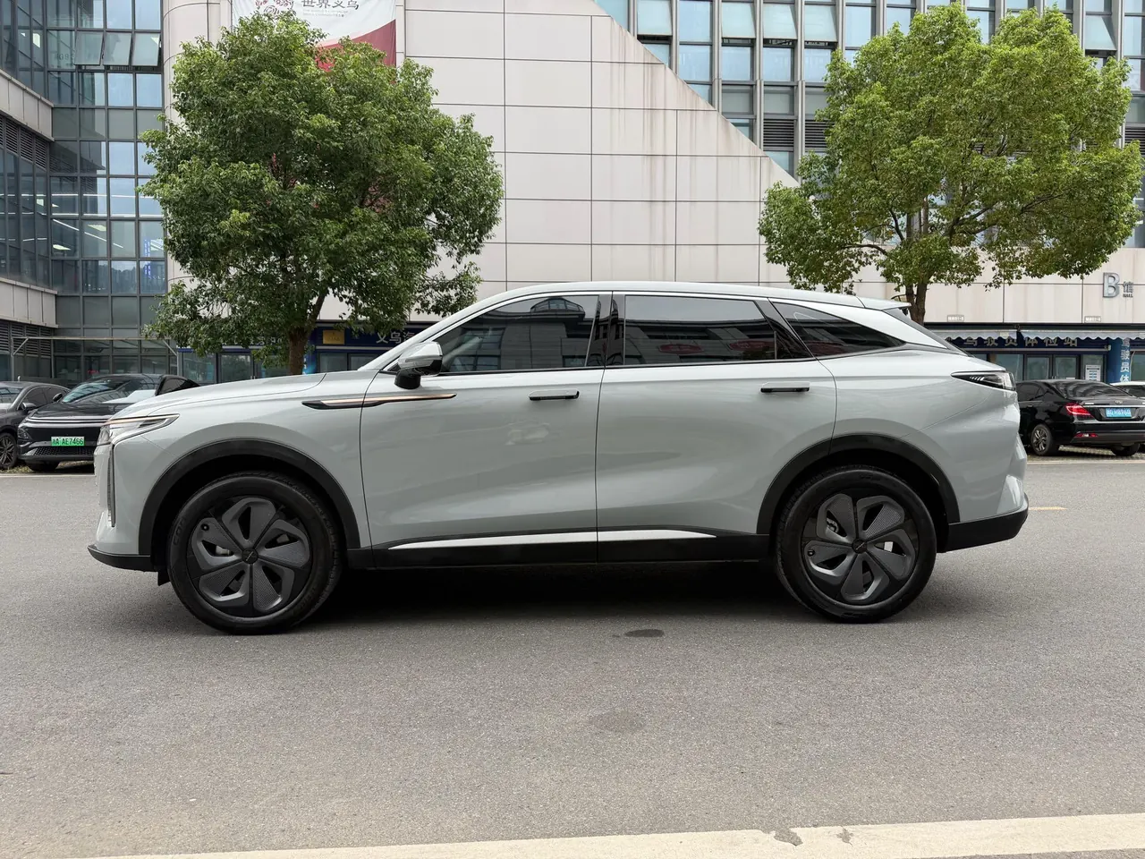 Xingtu 2023 Eta Eta Eta 2.0T 400T Four-wheel Drive Premium Edition Automatic Gear 8