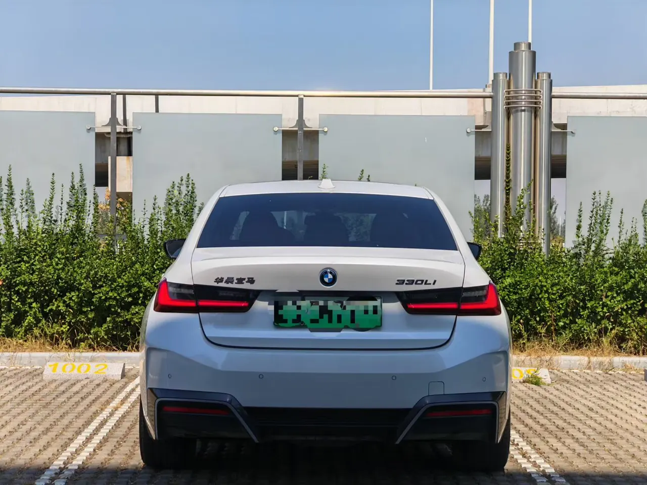 BMW 2023 i3 eDrive 40 L obsidian night suit automatic gear 5