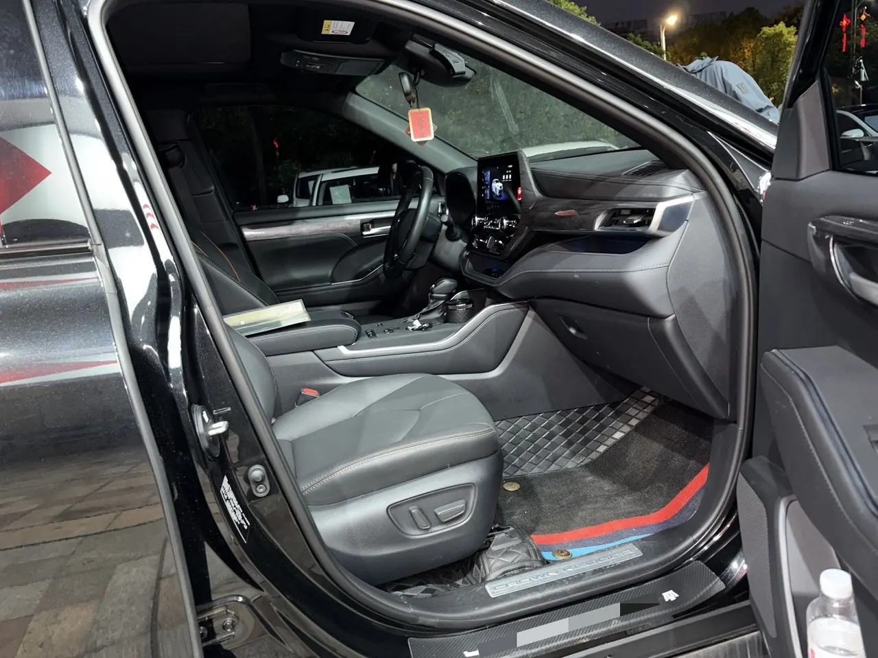 Toyota 2024 Crown Land Release HEV 2.5 Stepless Four-wheel Drive Deluxe Edition Automatic Gear 2