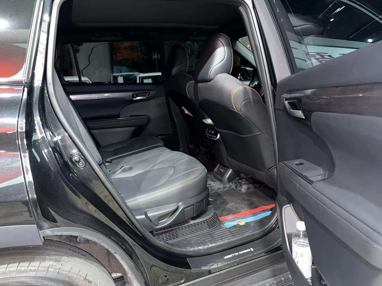 Toyota 2024 Crown Land Release HEV 2.5 Stepless Four-wheel Drive Deluxe Edition Automatic Gear 3