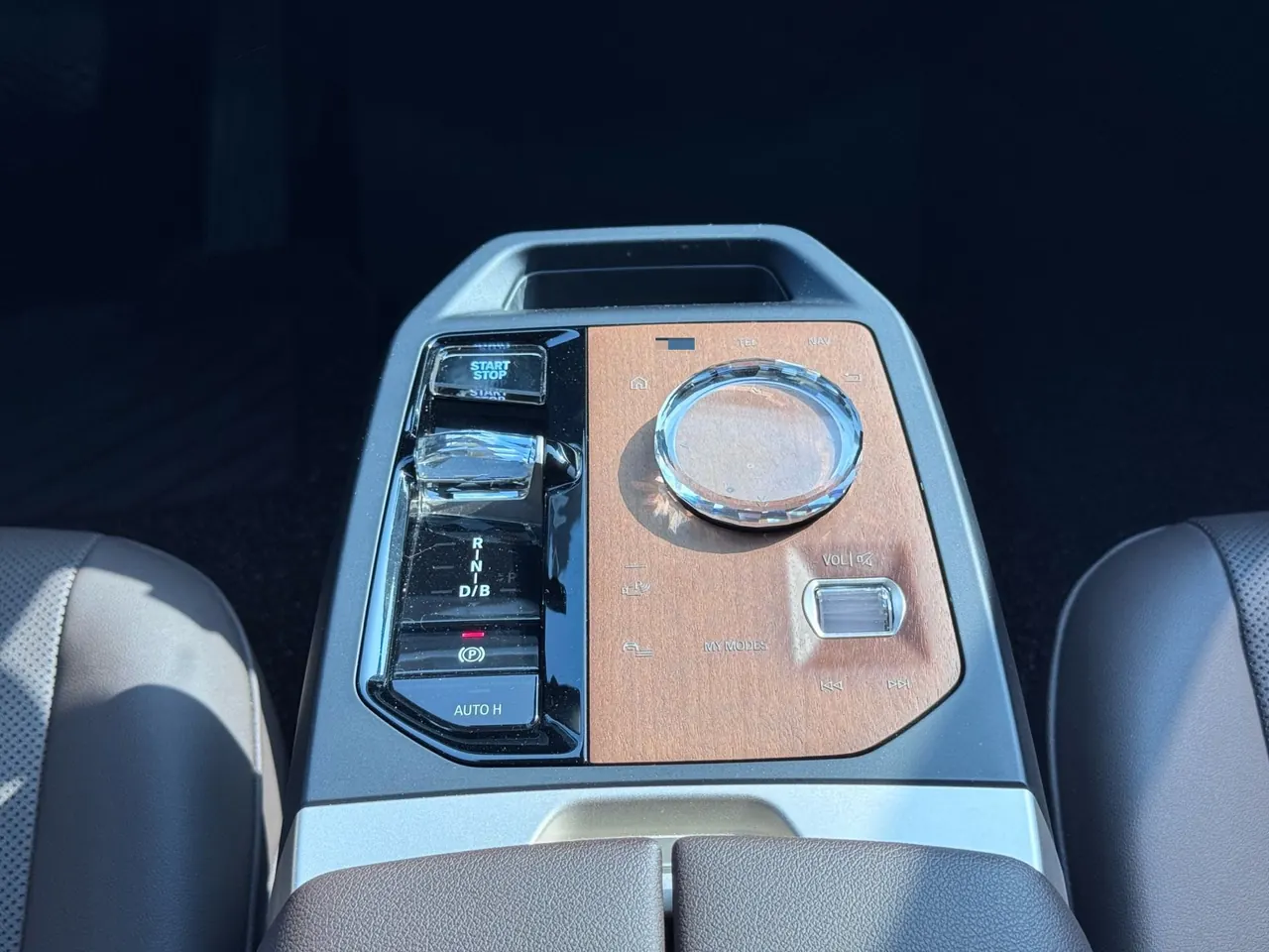BMW iX (Imported) 2023 iX xDrive40 xDrive40 (Modified) Automatic Gear 15