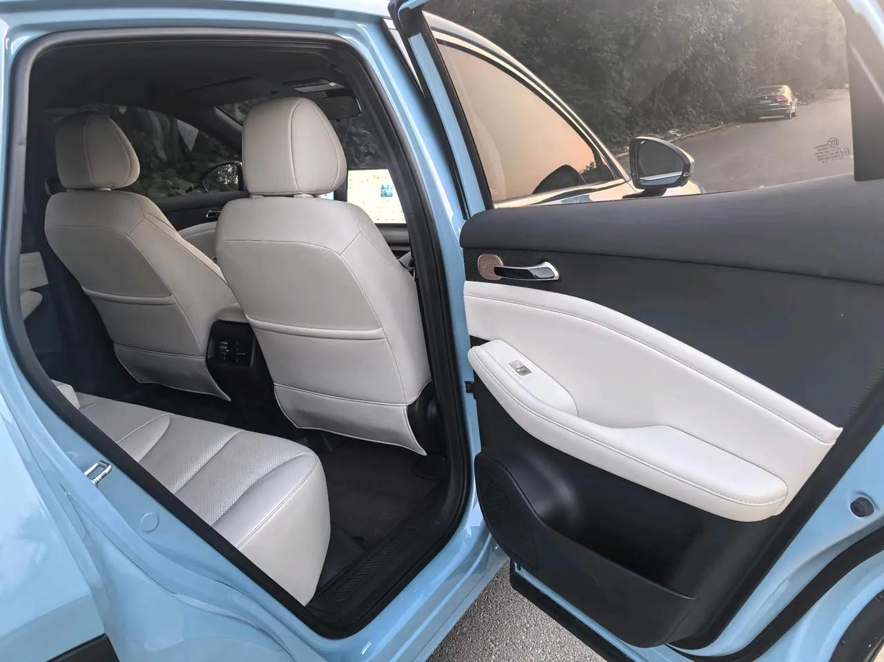 BaoJun 2024 Cloud Sea 600km Pure Electric Edition Automatic Gear 6