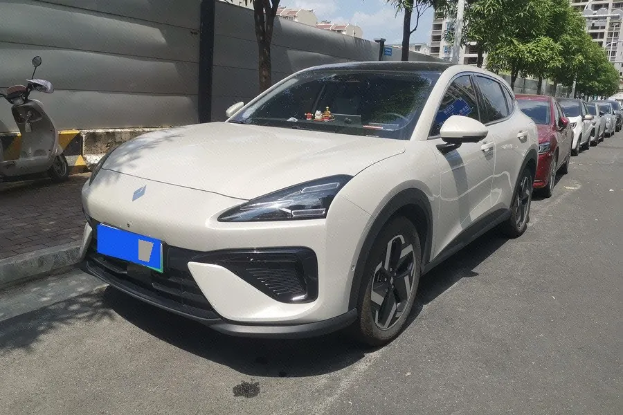 BaoJun 2024 Yunhai 1.5 stepless 140km automatic gear - View 1