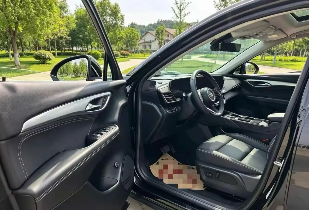 打开图片灯箱:Buick 2025 Angkewei Plus 2.0T 28T Two-Drive Platinum Edition Automatic Gear