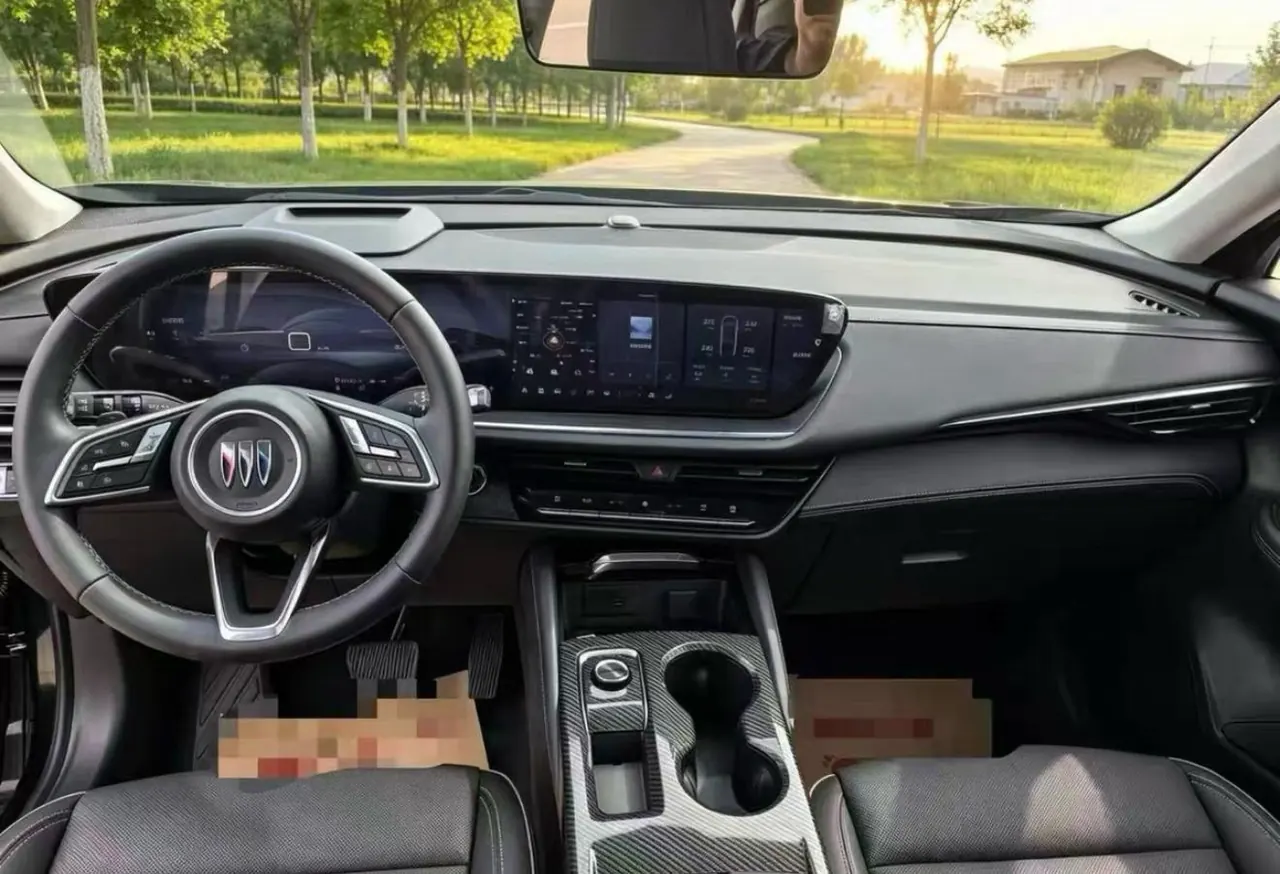 Buick 2025 Angkewei Plus 2.0T 28T Two-Drive Platinum Edition Automatic Gear 2