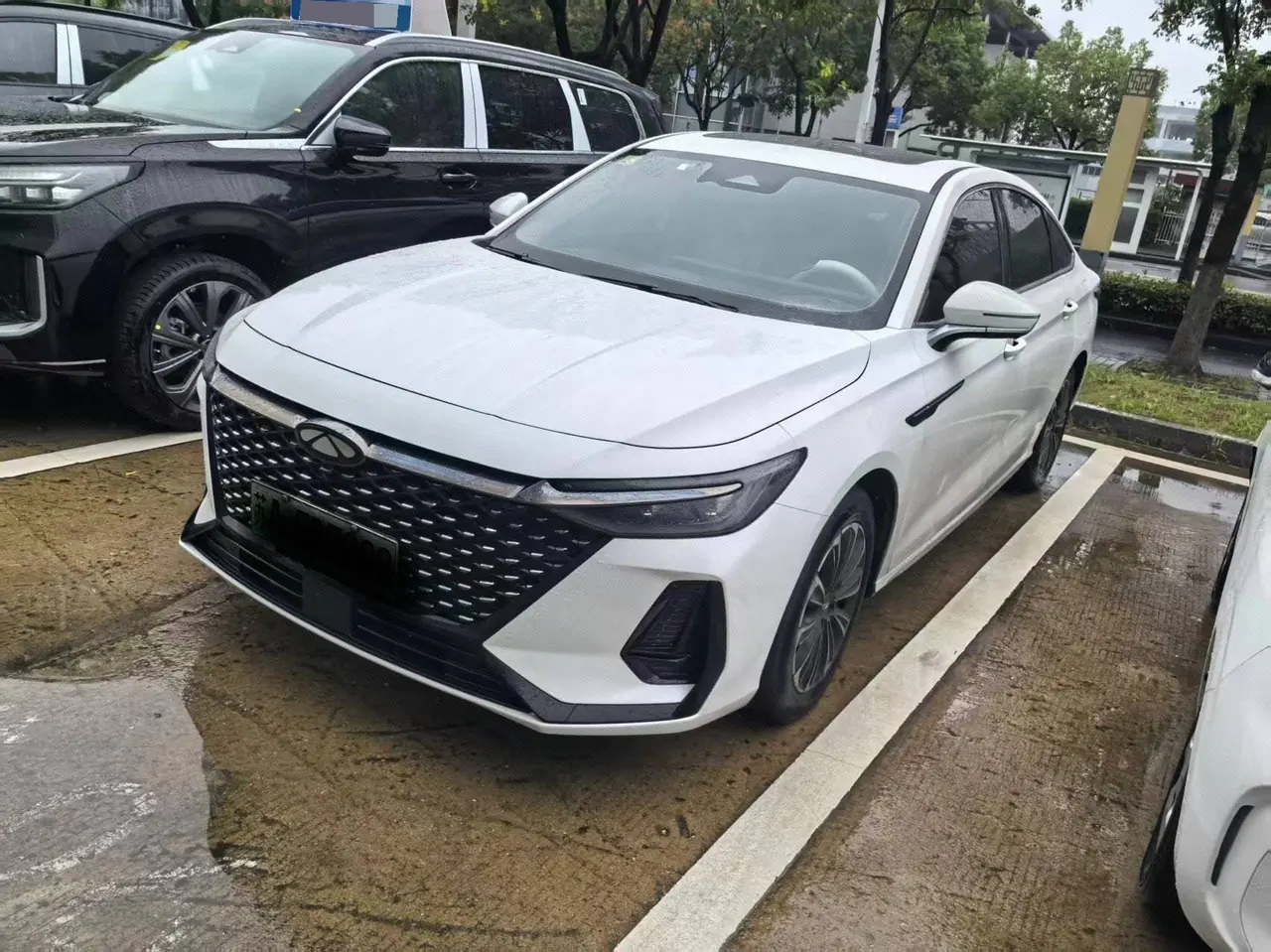 Chery 2024 Fengyun A8 1.5T 127 Wind Control Edition Automatic Gear - View 1