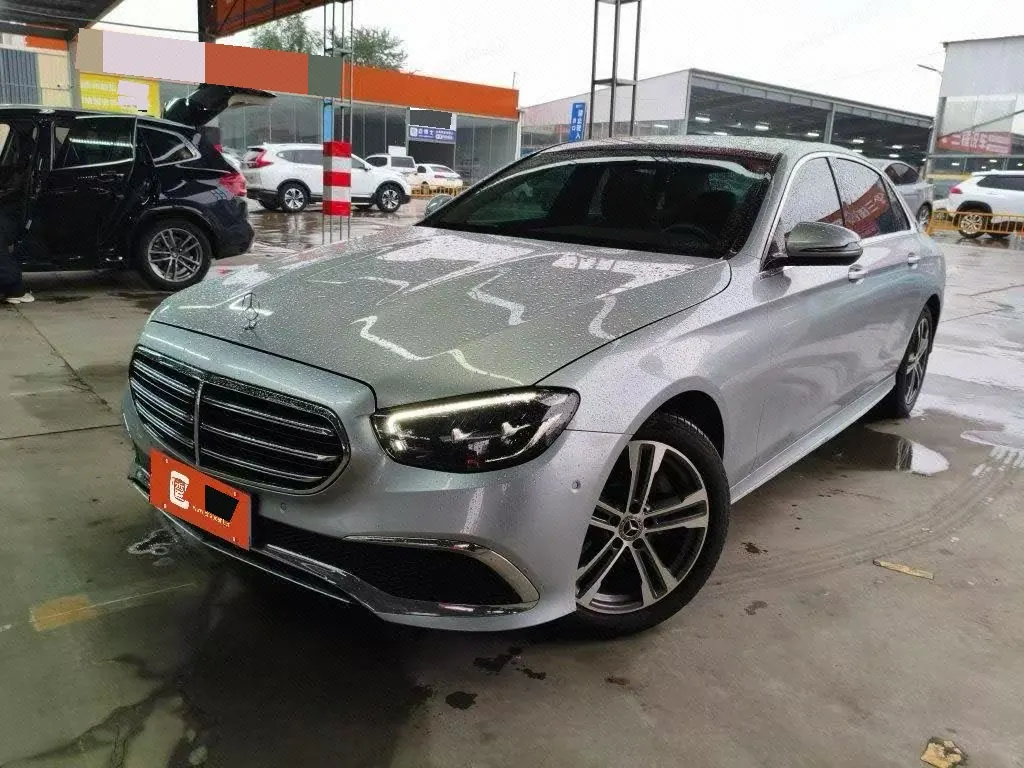 Открыть галерею: Mercedes Benz E-Class 2022 E 260 L 2.0T Sports Automatic
