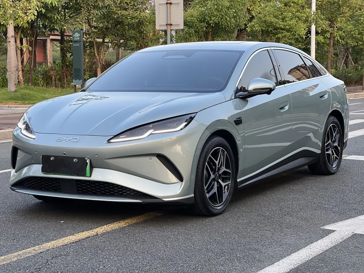 Открыть галерею: BYD 2025 Seal 06 EV 545KM Flagship Automatic Gear