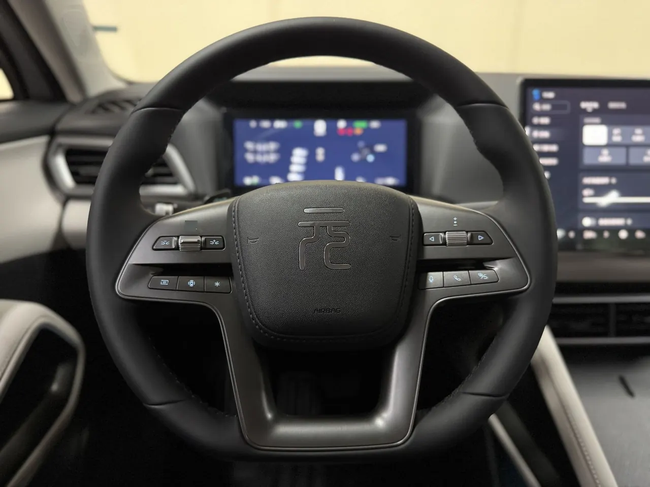 BYD 2025 Yuan UP Smart Driving 401KM Vital Automatic Gear 12