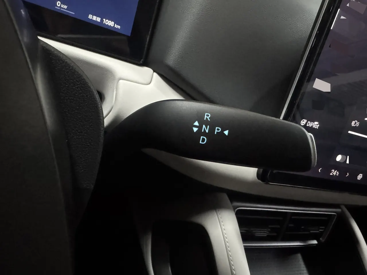 BYD 2025 Yuan UP Smart Driving 401KM Vital Automatic Gear 13