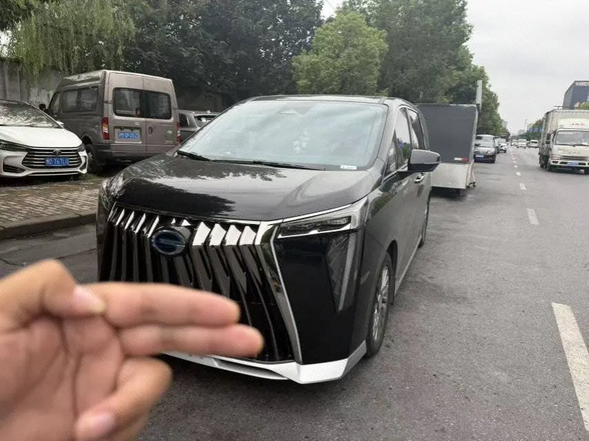 打开图片灯箱:Trumpchi 2025 M8 Dual-Motor 2.0T Grandmaster Series Super Hybrid Automatic Transmission