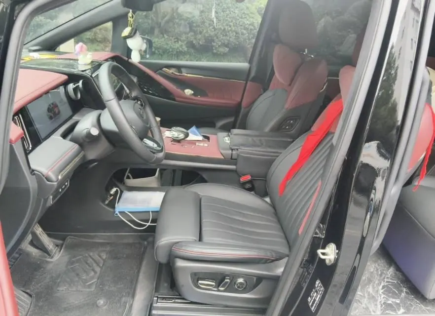 Trumpchi 2025 M8 Dual-Motor 2.0T Grandmaster Series Super Hybrid Automatic Transmission 2