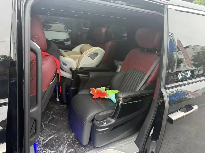 Trumpchi 2025 M8 Dual-Motor 2.0T Grandmaster Series Super Hybrid Automatic Transmission 3