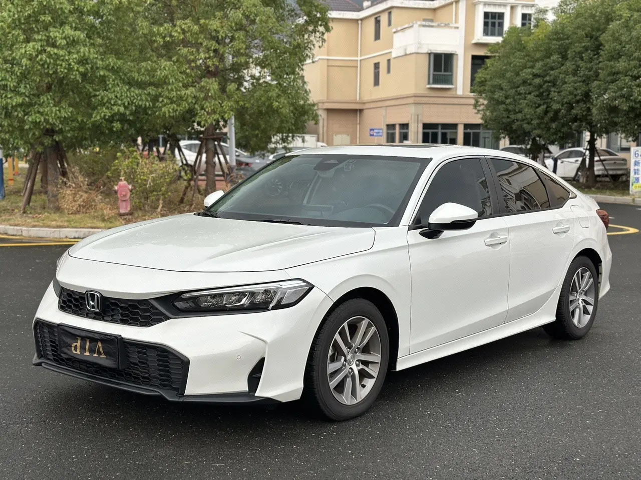 Открыть галерею: Honda 2025 Civic 1.5T Stepless 240TURBO Zhiqu Plus Automatic Gear