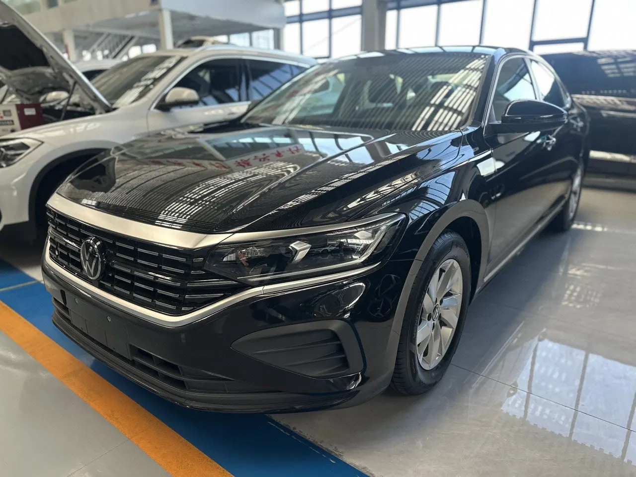 Открыть галерею: Volkswagen 2024 Passat 1.4TSI 280TSI Business Edition Automatic