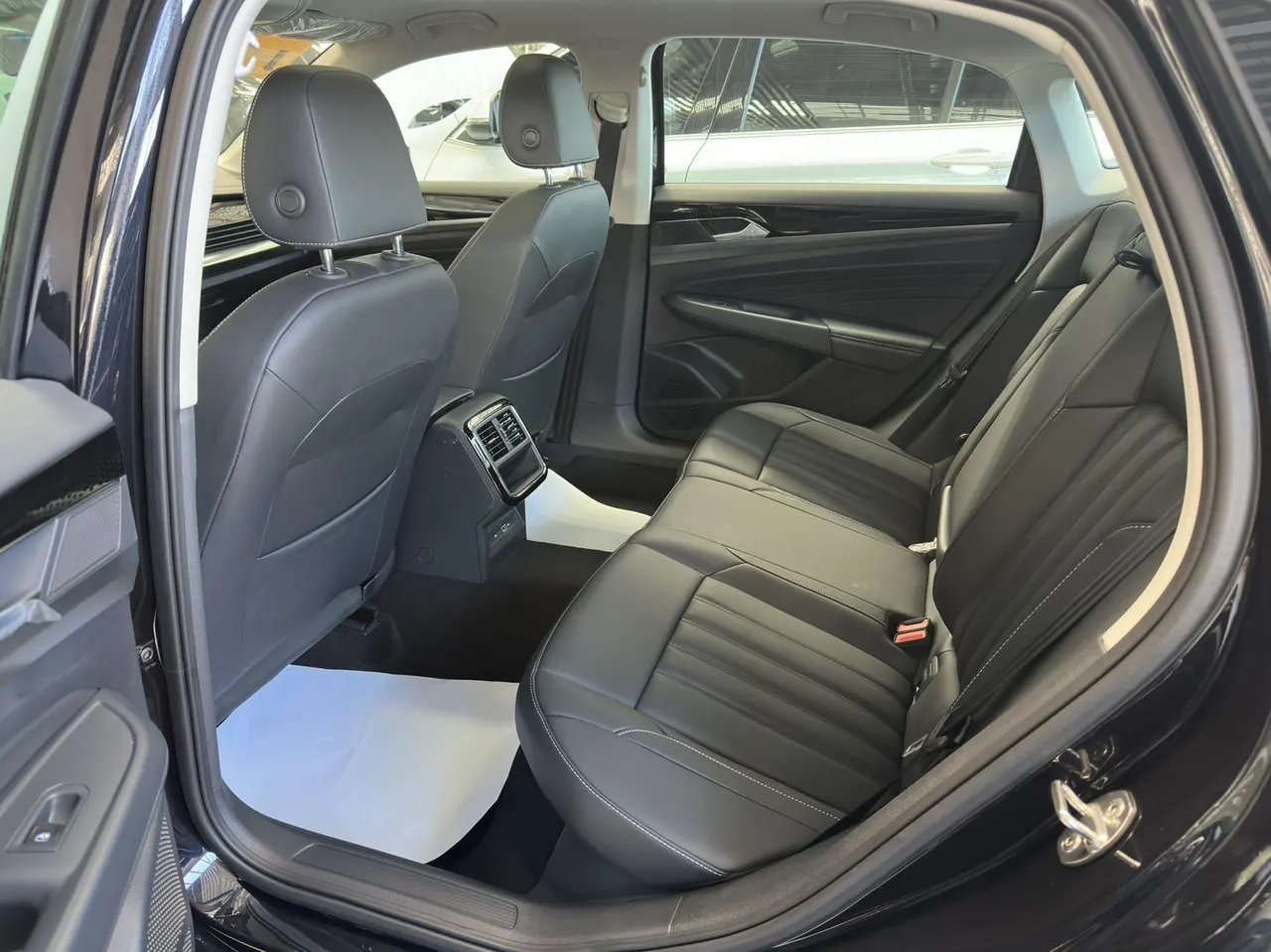 Volkswagen 2024 Passat 1.4TSI 280TSI Business Edition Automatic 5