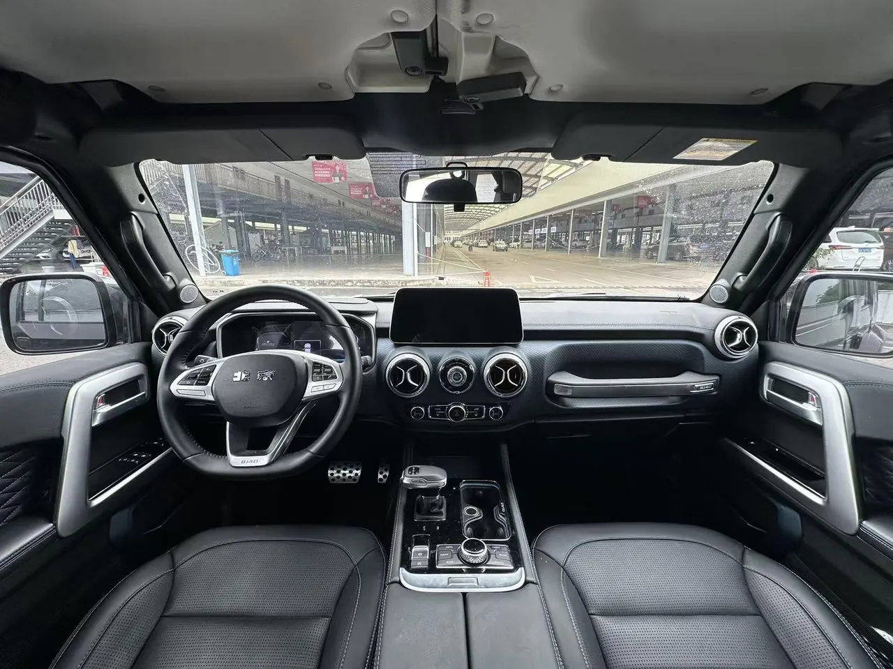 Beijing 2024 BJ40 2.0T Urban Hunter Honor Edition Automatic Transmission 3
