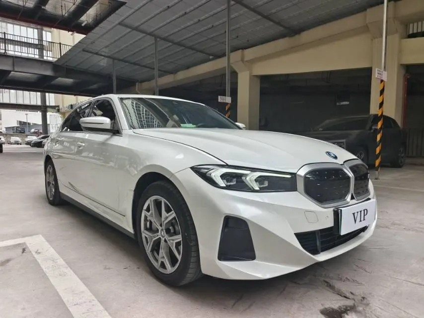 BMW 2024 i3 eDrive 35 L automatic gear 3