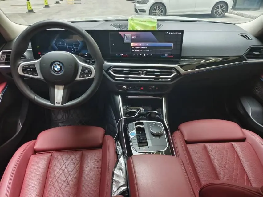 BMW 2024 i3 eDrive 35 L automatic gear 5