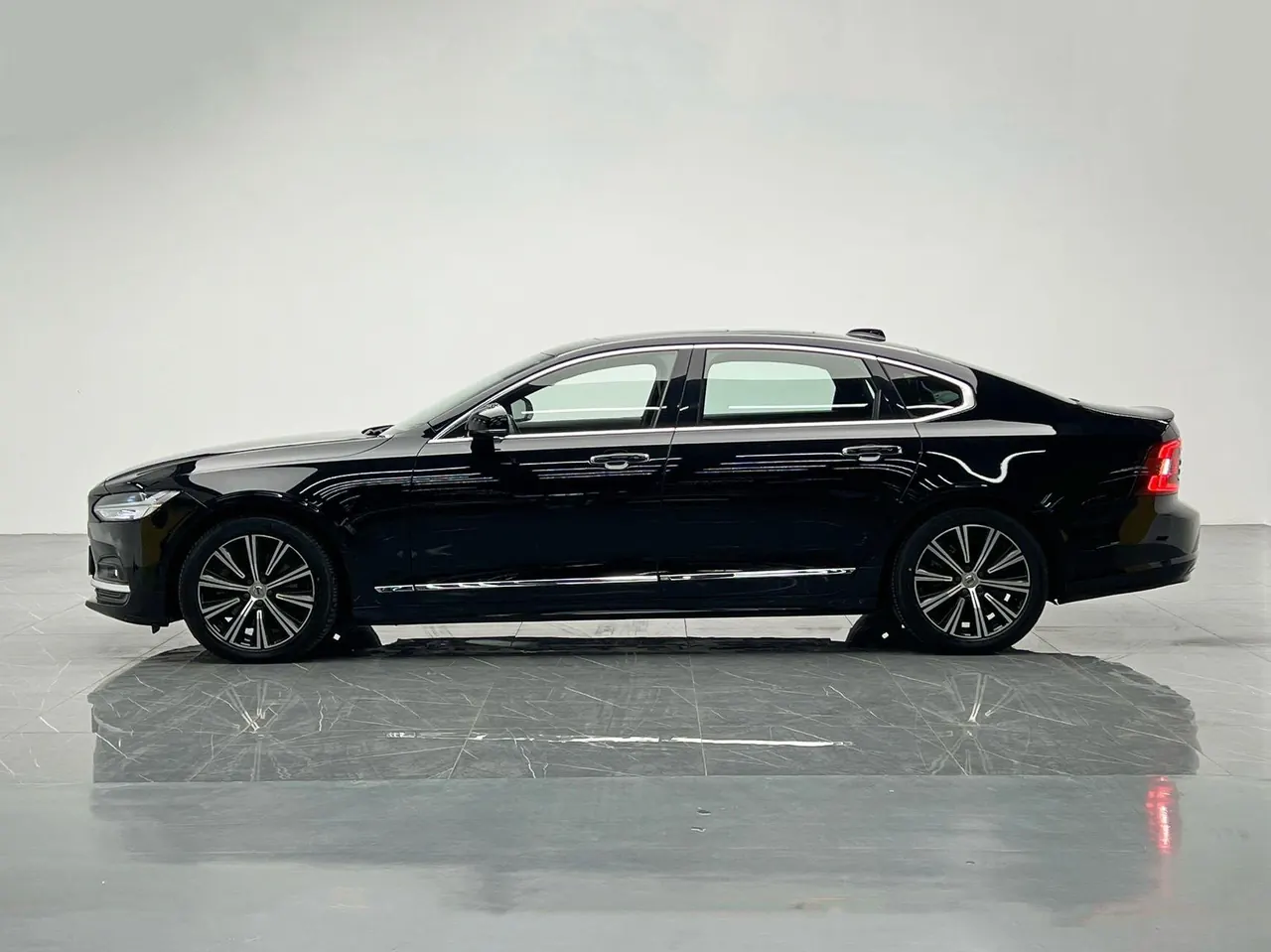 Volvo 2021 S90 48V 2.0T B5 Zhiyi Deluxe Edition Automatic Gear 3