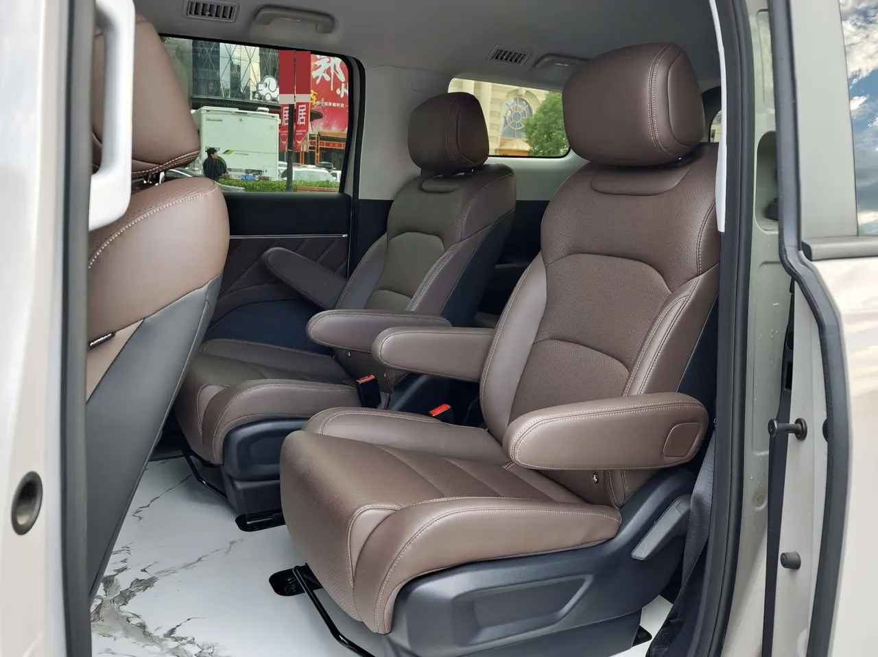 WuLing 2025 Starlight 730 1.5 Stepless 125km Luxury Automatic Transmission 2