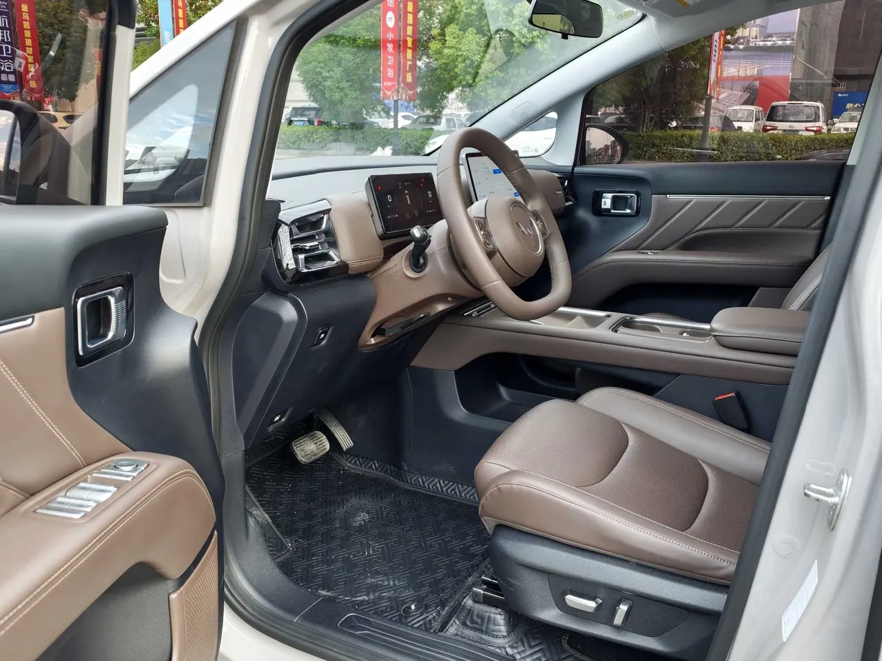 WuLing 2025 Starlight 730 1.5 Stepless 125km Luxury Automatic Transmission 3