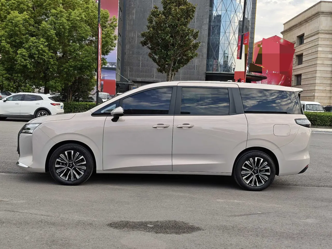 WuLing 2025 Starlight 730 1.5 Stepless 125km Luxury Automatic Transmission 6
