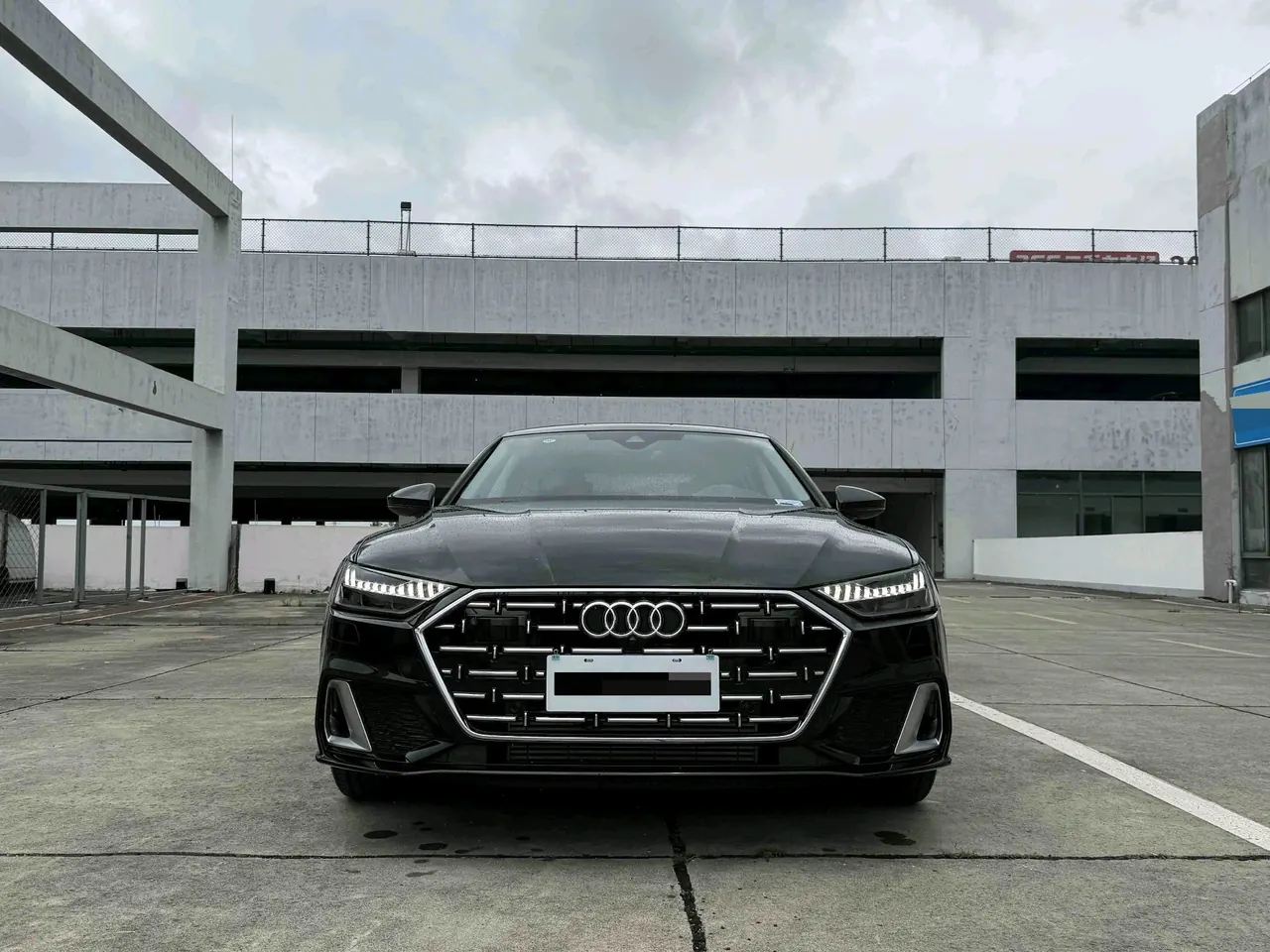 Audi 2025 A7L 2.0TFSI 45TFSI Luxury Automatic 12