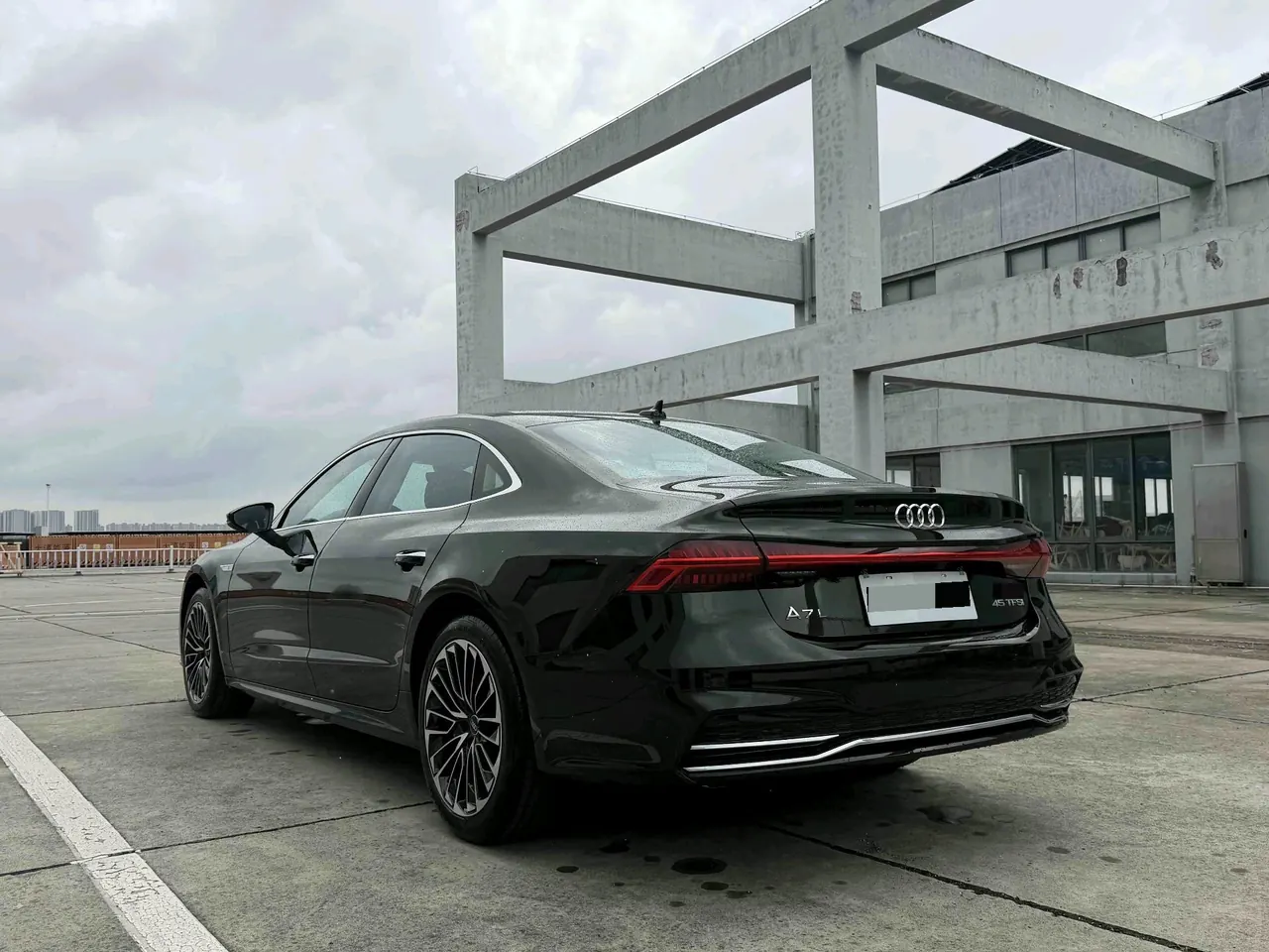 Audi 2025 A7L 2.0TFSI 45TFSI Luxury Automatic 9