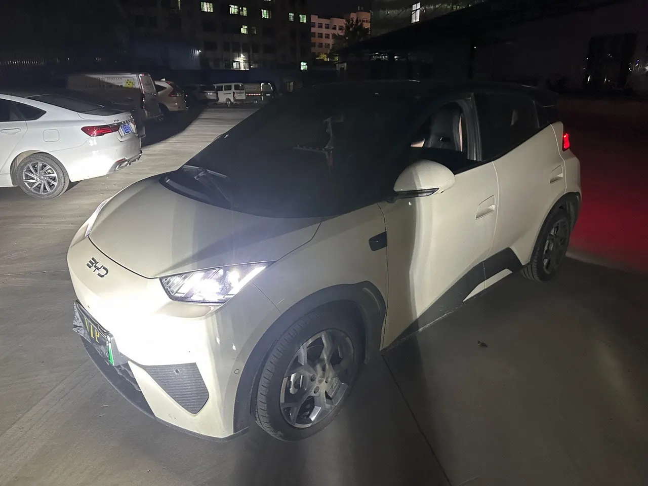 Open image lightbox: BYD 2025 seagulls 305km free version automatic gear