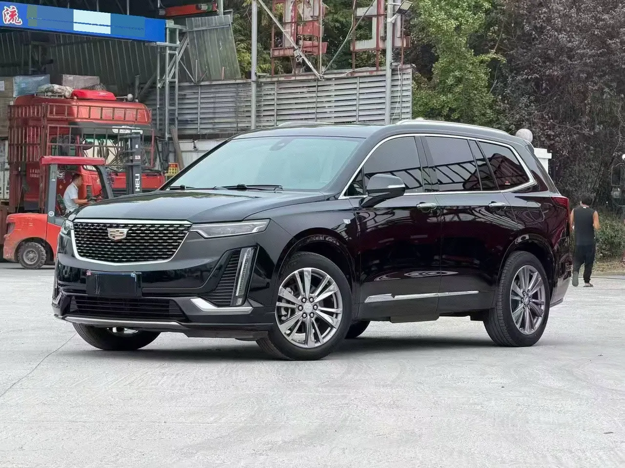 Открыть галерею: Cadillac 2020 XT6 2.0T 28T 6-seat four-wheel drive platinum sports version (modified) automatic gear