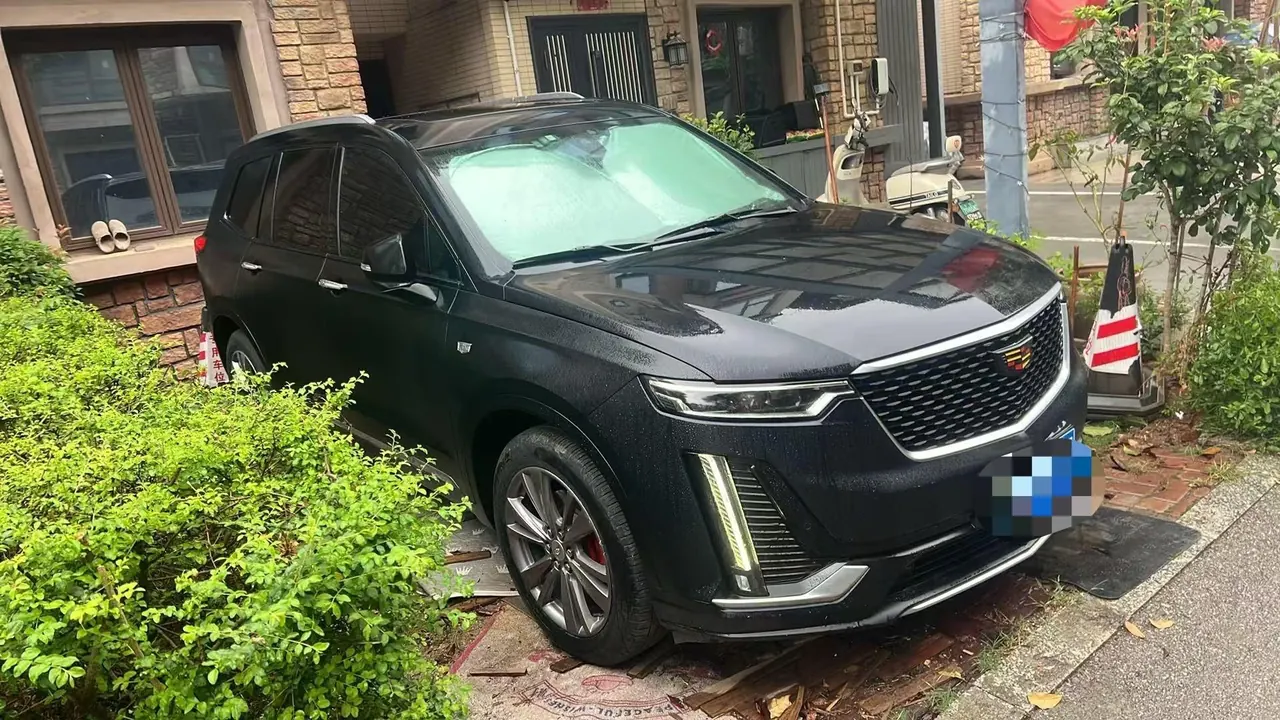 Cadillac 2020 XT6 2.0T 28T 6-seat four-wheel drive platinum sports version (modified) automatic gear 3
