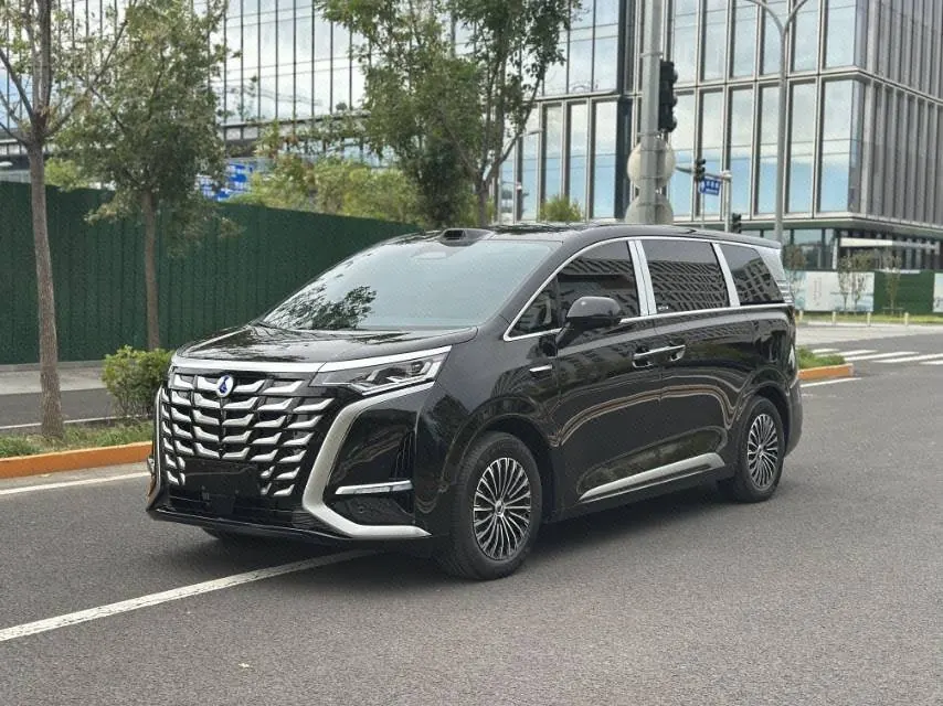 Open image lightbox: Denza 2025 Denza D9 DM-i 1.5T stepless intelligent driving version 1020 four-wheel drive exclusive automatic transmission