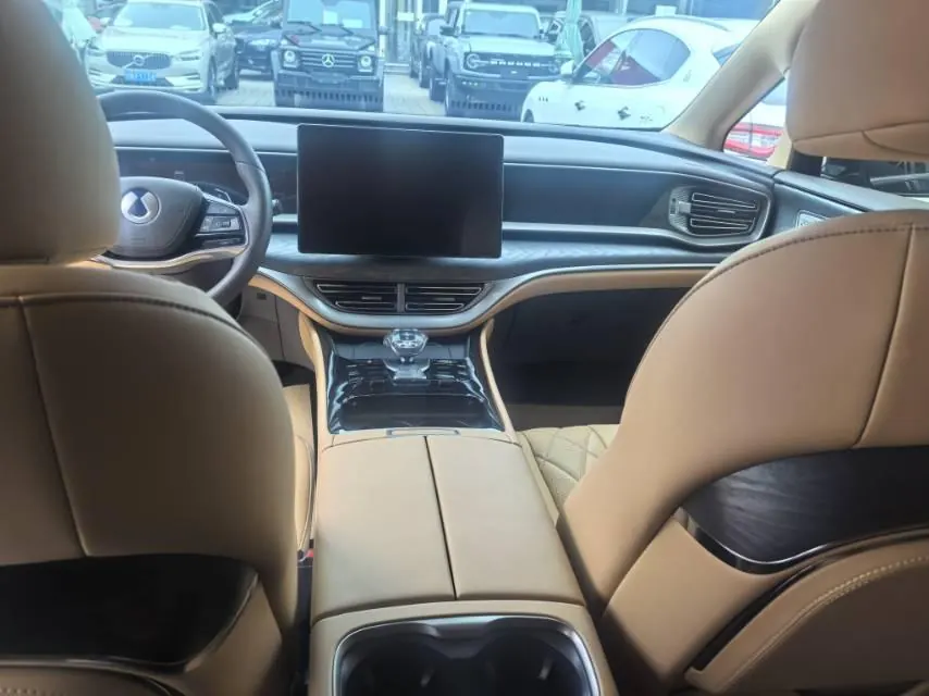 Denza 2025 Denza D9 DM-i 1.5T stepless intelligent driving version 1020 four-wheel drive exclusive automatic transmission 8