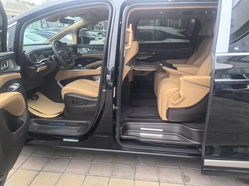 Denza 2025 Denza D9 DM-i 1.5T stepless intelligent driving version 1020 four-wheel drive exclusive automatic transmission 9